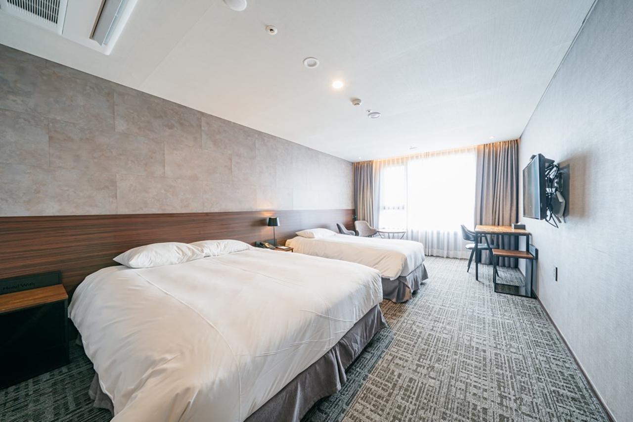 With City Hotel Чечжу Екстер'єр фото