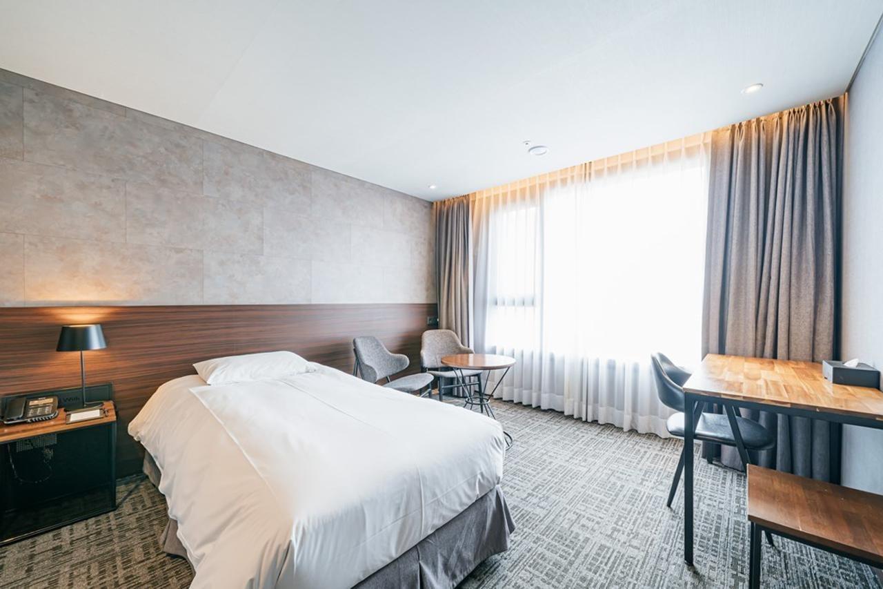 With City Hotel Чечжу Екстер'єр фото